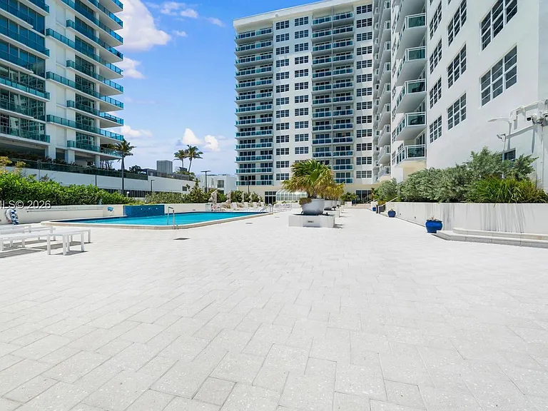 6917 Collins Ave #L-107 — Photo 3
