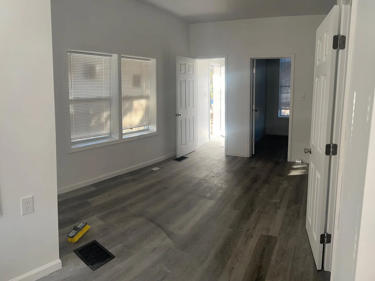 433 S Warman Ave — Photo 3