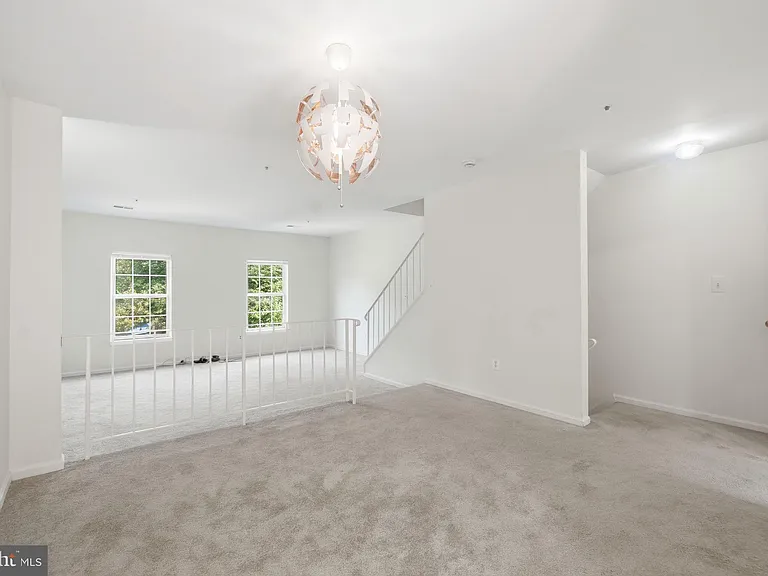 14247 Oxford Dr — Photo 14