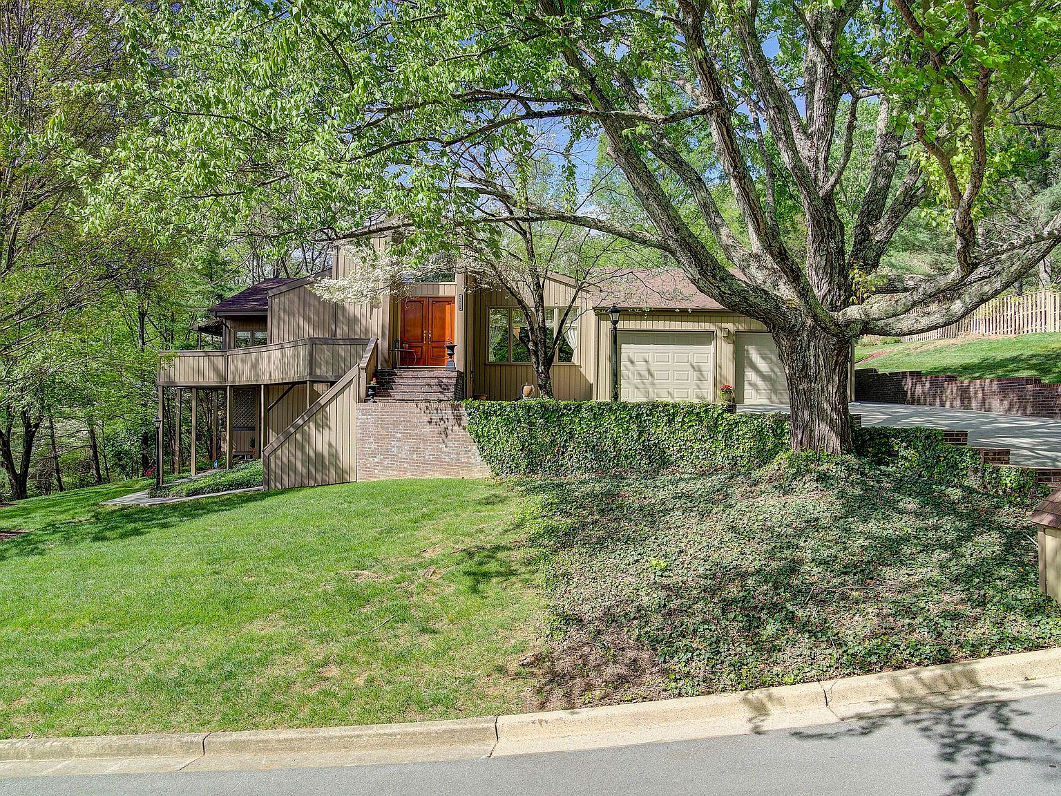 3601 Honeywood Dr, Johnson City, TN 37604 Zillow