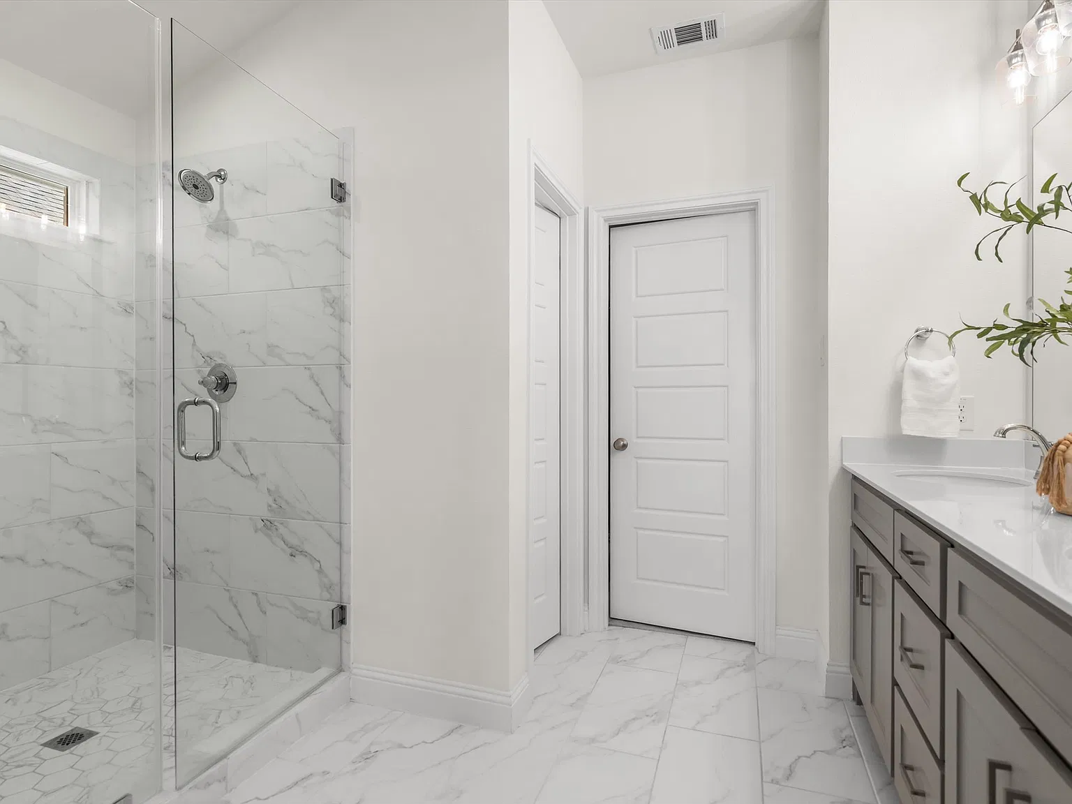 3 bed, 1900 sqft, $2,800 — Photo 3