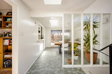 2102 Mariposa Ave — Photo 3