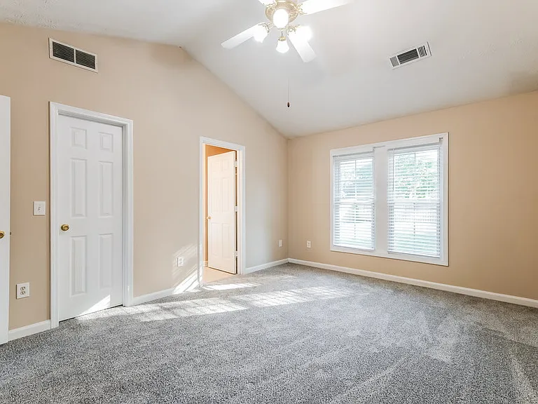 5400 Princeton Oaks Dr — Photo 10