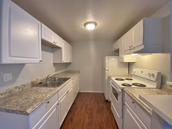 4th image of 389 S Lincoln Ave #4