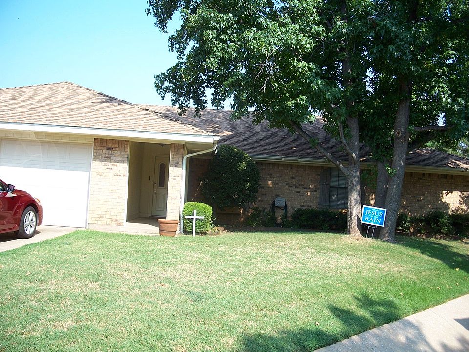 1st image of 9 Brenna Dr