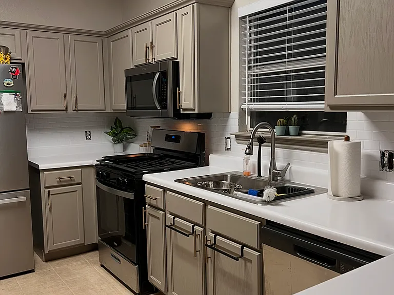 2827 Southampton Way #B — Photo 3