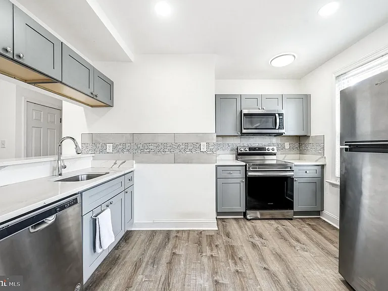 11 E Atlantic Ave — Photo 13