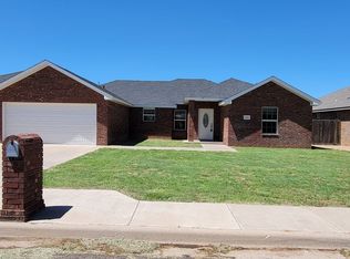 2116 Howard Cowper Dr, Clovis, NM 88101