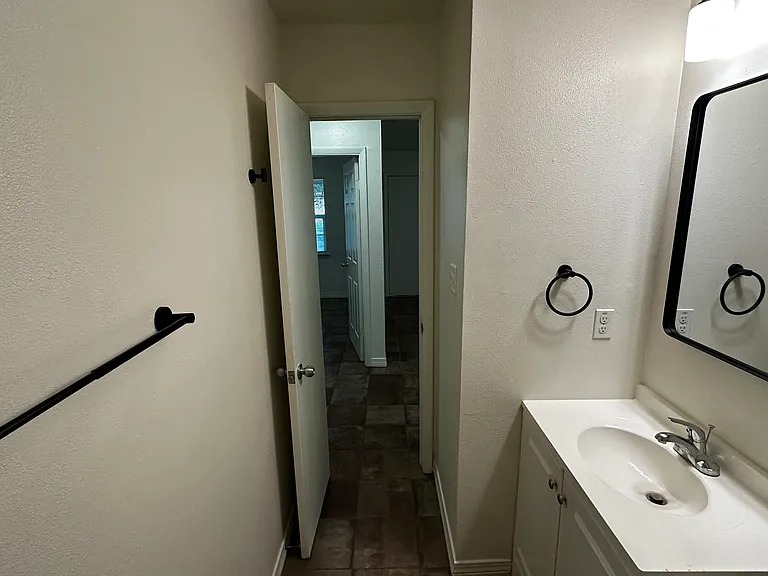 6919 N Palafox St #2 — Photo 13