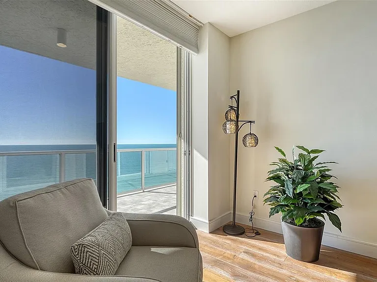 1800 Benjamin Franklin Dr #906-B — Photo 5