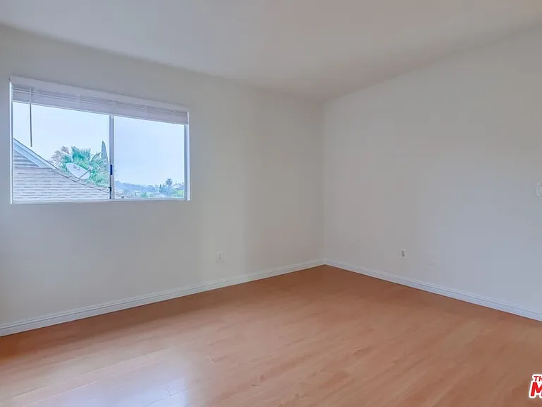 1077 W Kensington Rd #3 — Photo 39
