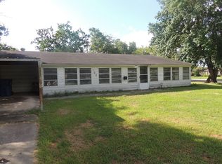 102 Bowie St, Port Lavaca, TX 77979