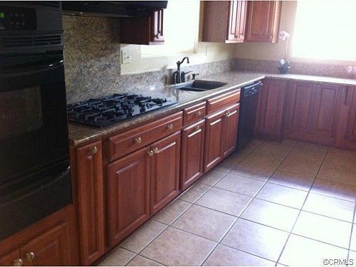 3rd image of 425 E Holyoke Pl