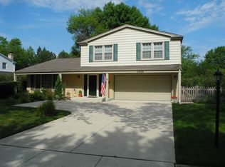 3026 Maple Leaf Dr, Glenview, IL