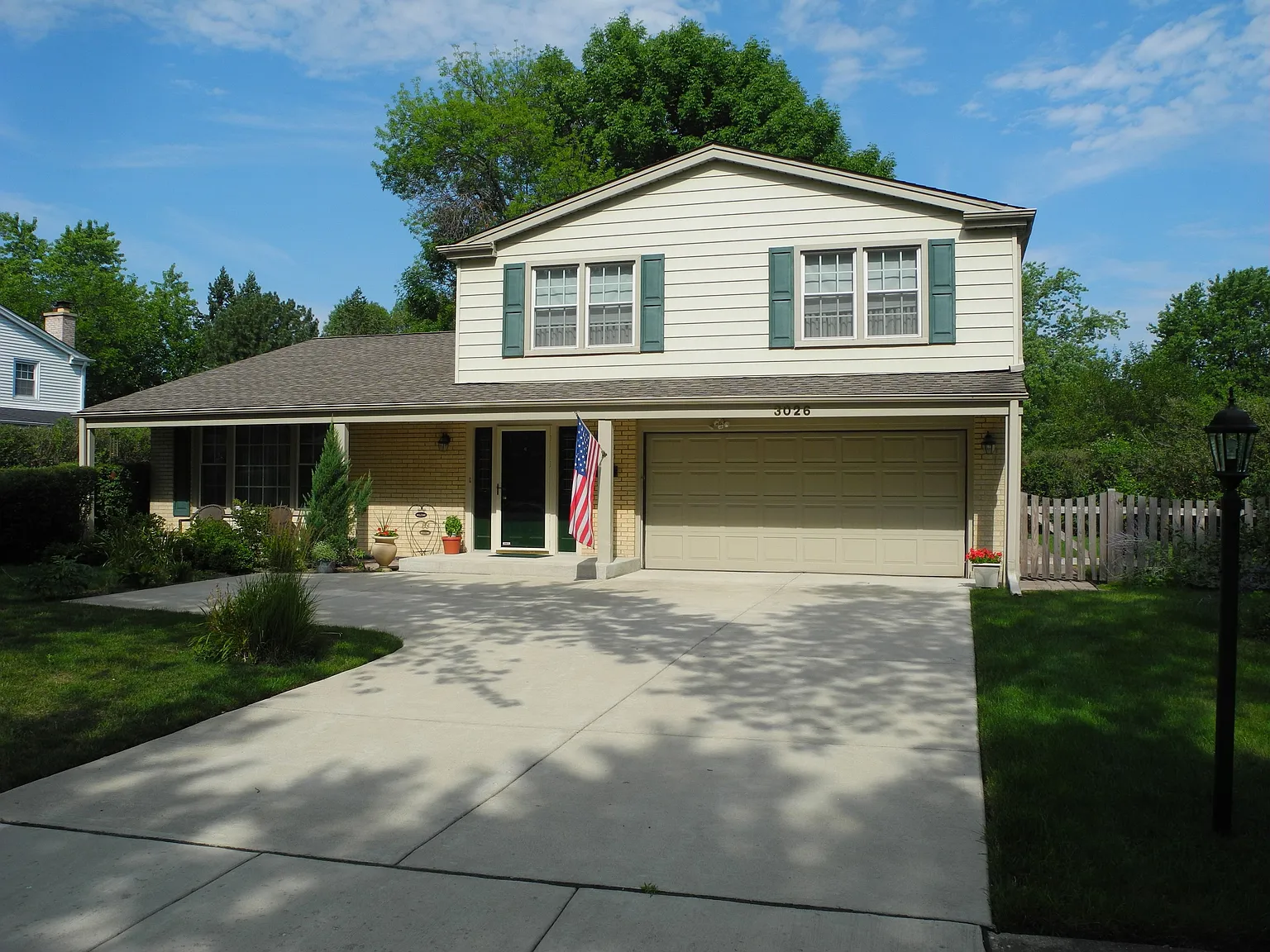 3026 Maple Leaf Dr photo 1