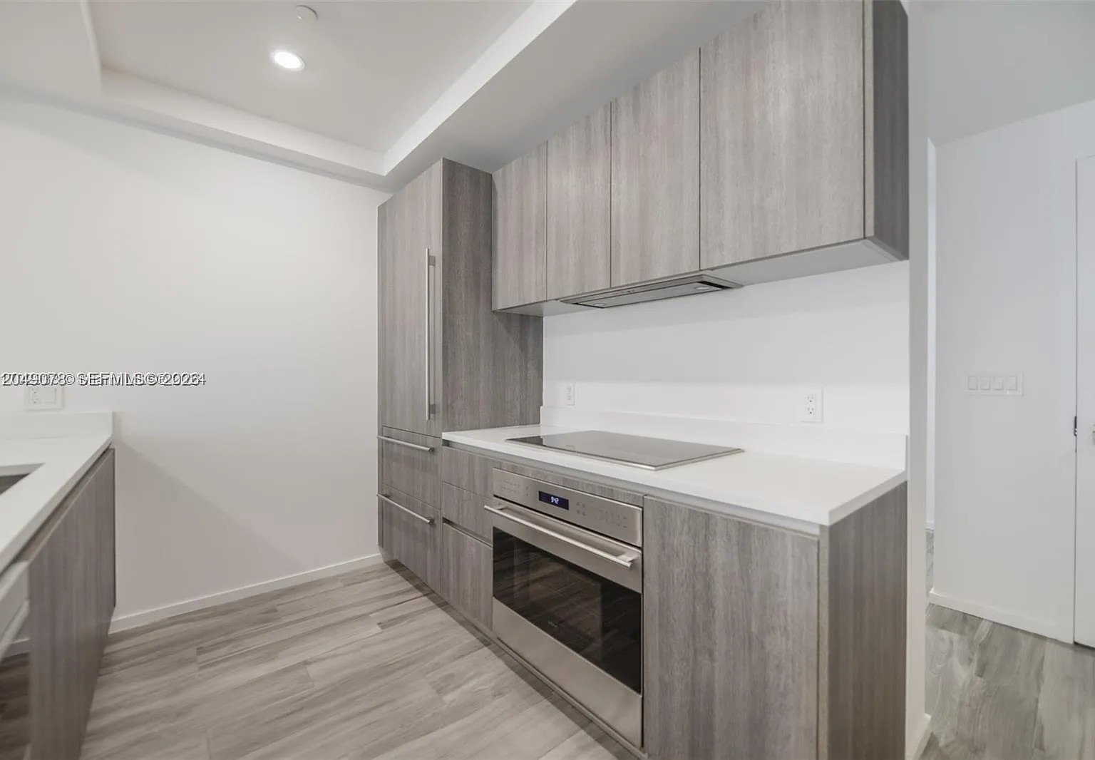 801 Sma Residences Condo — Photo 4