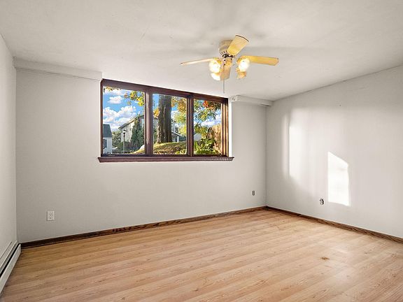 4th image of 1267 Scheffer Ave