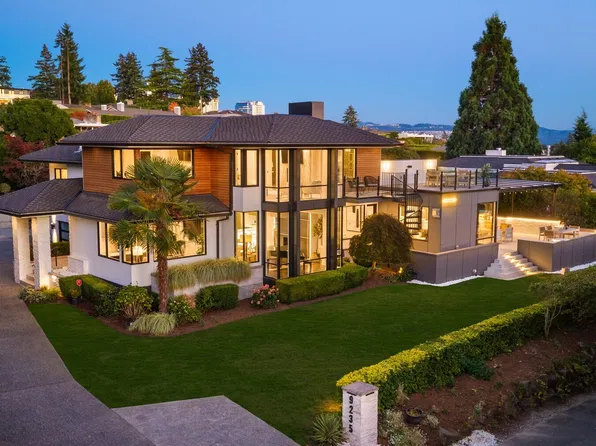 9235 NE 14th Street, Clyde Hill, WA 98004