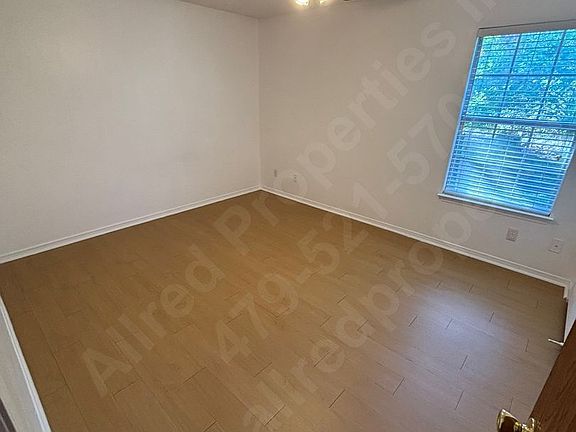 5th image of 1752 N Garland Ave
