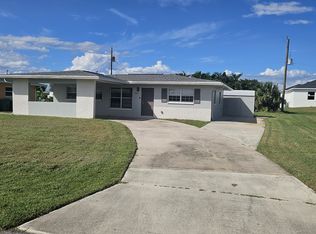 556 Lowell Ave NW, Pt Charlotte, FL 33952