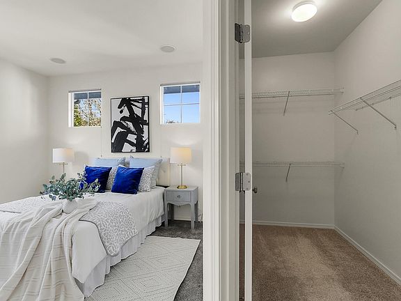5th image of 6224 188th Pl NE Unit 101