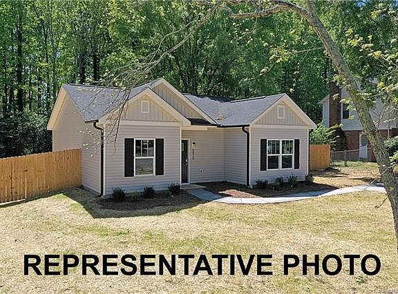 2nd image of 1120 Essex Ave