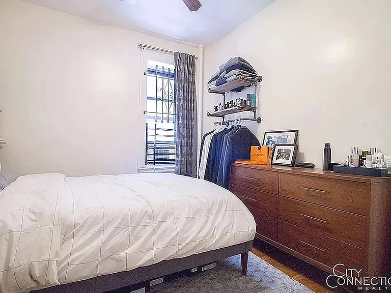 455 W 44th St #1 — Photo 5