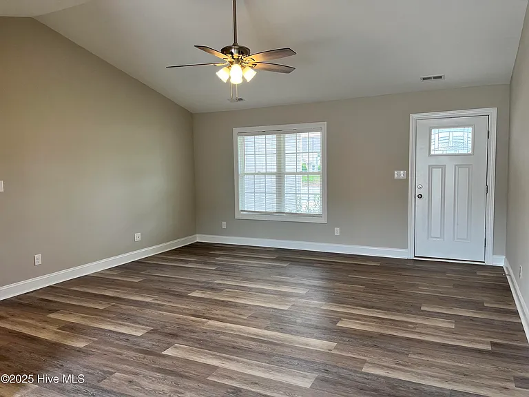 454 Crump Farm Rd — Photo 5