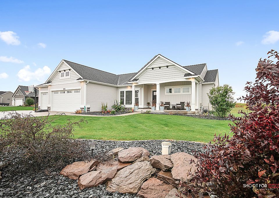 1st image of 2869 Air Park Dr