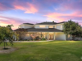 7001 Meadows Of The Kern Dr, Bakersfield, CA 93308