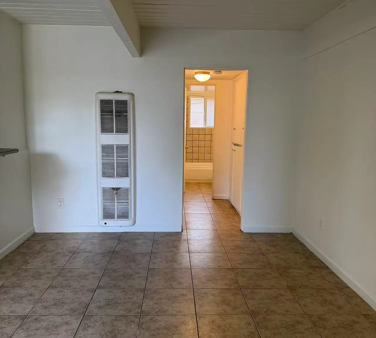 1 bed, 950 sqft, $2,000 — Photo 4