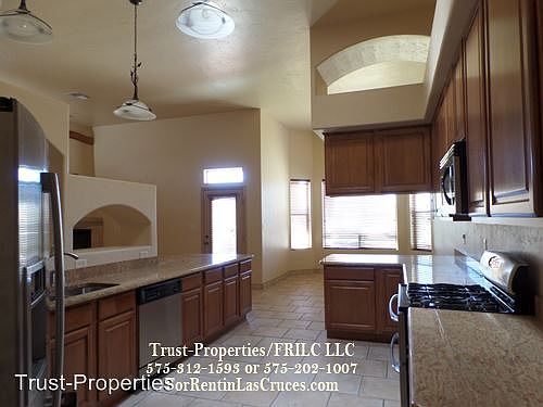 3rd image of 1931 San Fernando Dr