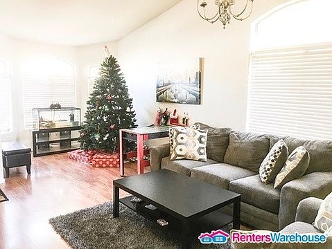 3rd image of 4883 E Cherry Hills Dr