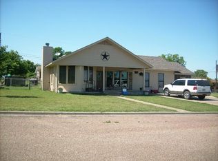 909 Julie St, Clifton, TX 76634