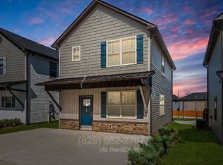 22 Greenly Ln, Fletcher, NC 28732