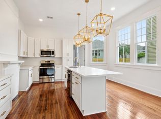 2502 Peniston St, New Orleans, LA 70115