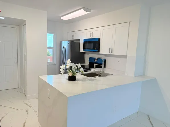 2106 S Cypress Bend Drive #508, Pompano Beach, FL 33069