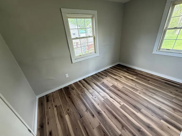 31 Wycliffe Rd — Photo 9