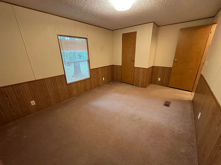 847 Twin Towers Rd — Photo 11