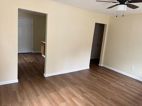 3rd image of 172 Roosevelt Rd