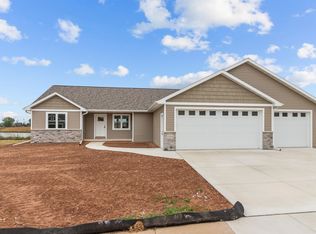 1224 S Kensington Dr, Appleton, WI 54915