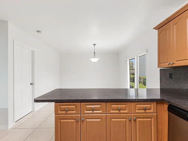 24 SW 6th St #2 — Photo 12