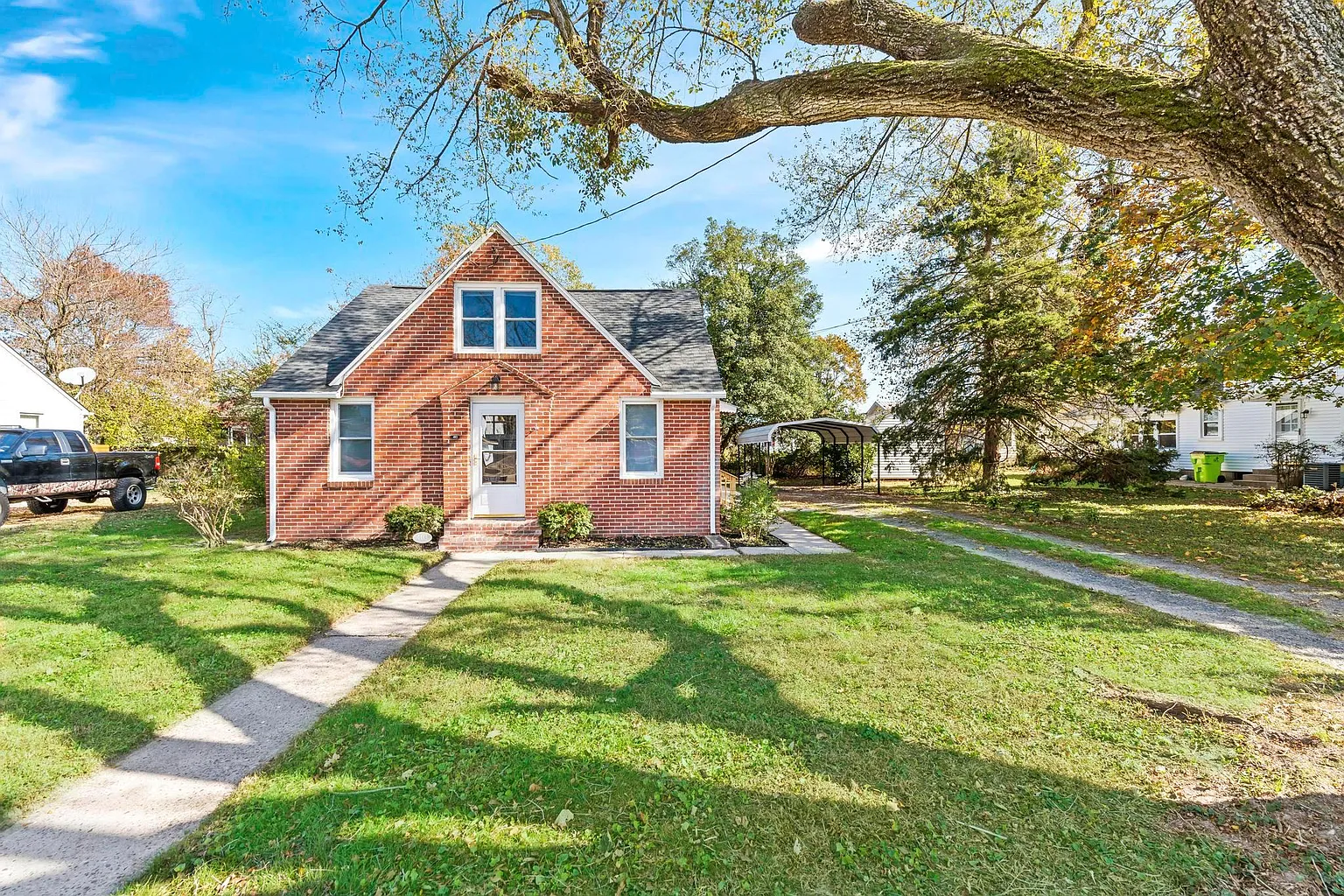 403 Boxwood St photo 1