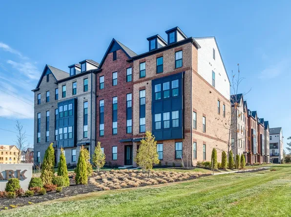 4851 Bauhaus Sq, Chantilly, VA 20151