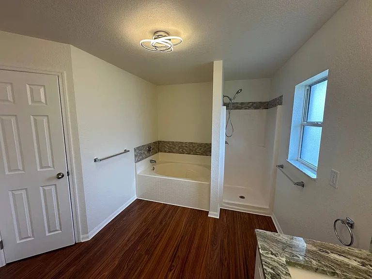 1603 NE 34th Ln — Photo 13