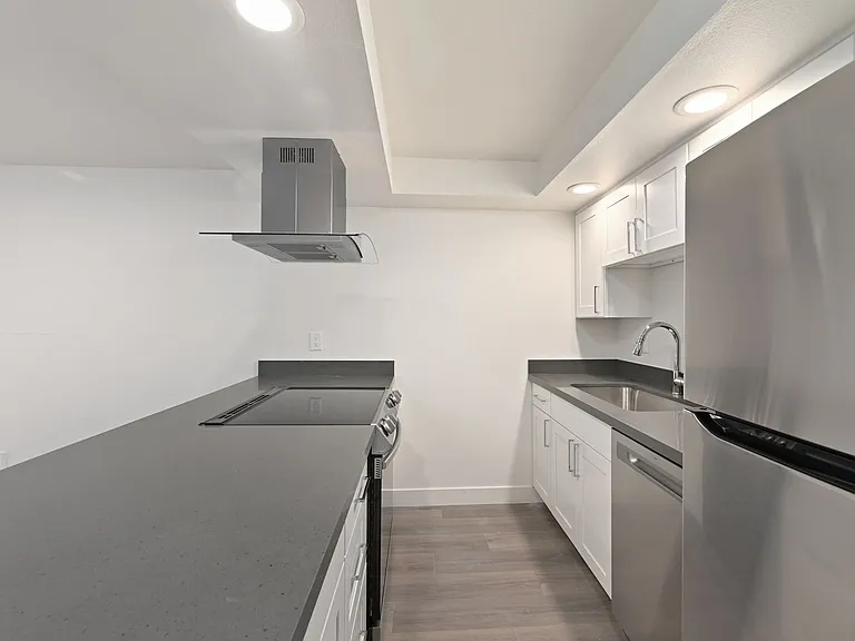 Maple Leaf Residences — Photo 7