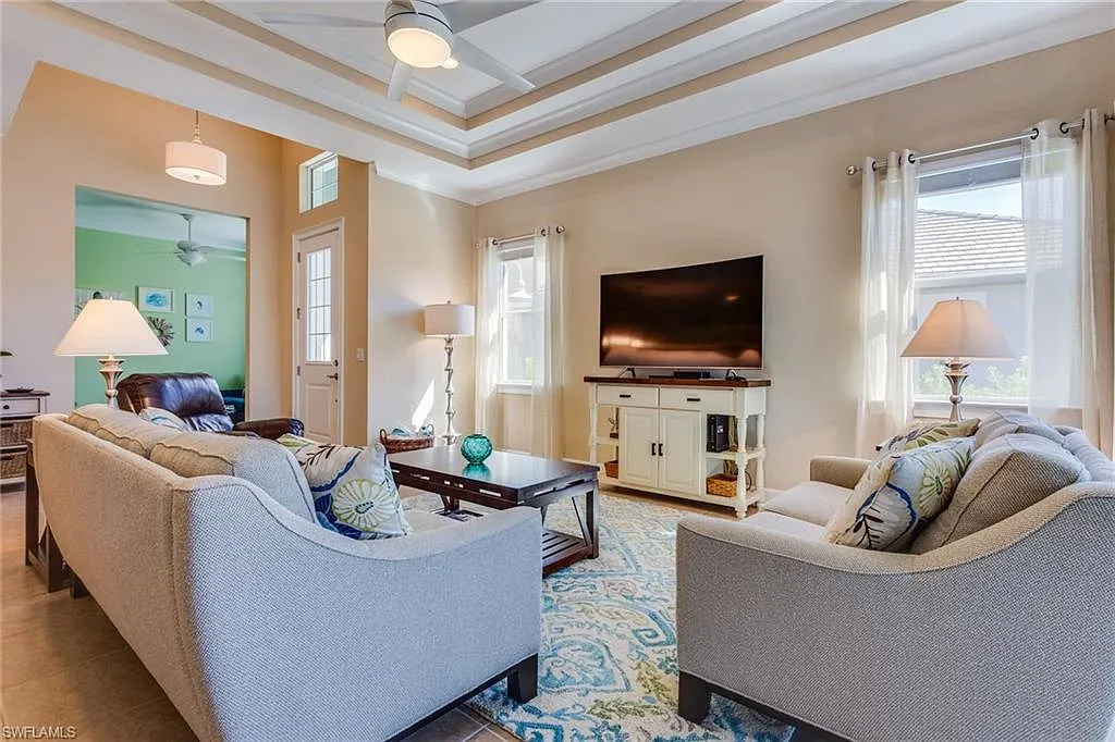 2 bed, 2.0 bath, 1563 sqft, $7,500 — Photo 2