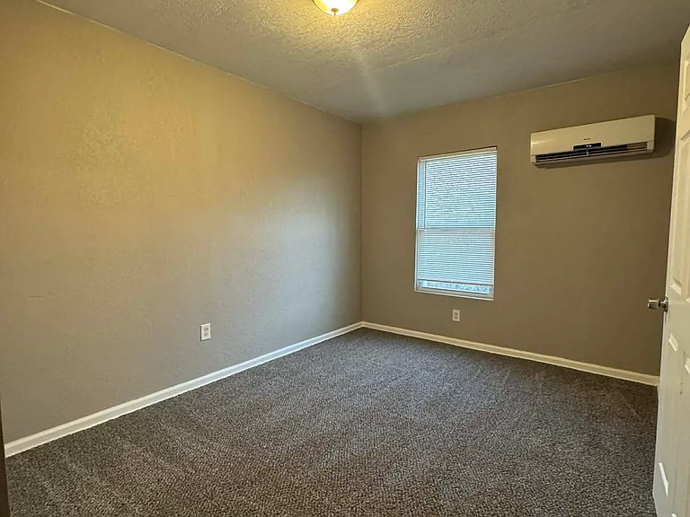 2057 N 5th St #4 — Photo 5