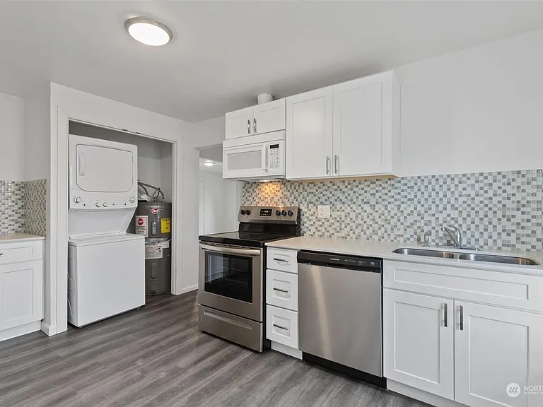 3571 E Portland Ave #A — Photo 2