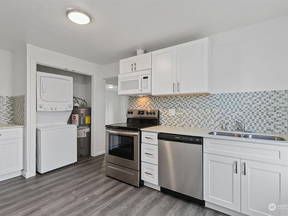 1st image of 3571 E Portland Ave #1